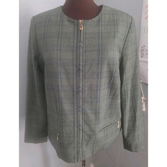 Sag Harbor Jackets & Blazers - Women's Plaid Sag Harbor Blazer Size 12 Gently Used